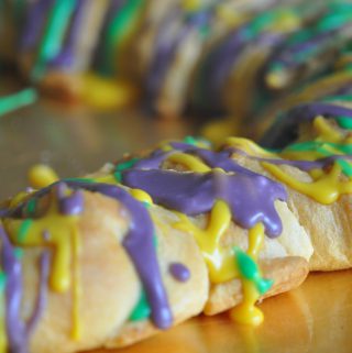 Mardi Gras king cake history with king cake with crescent rolls recipe