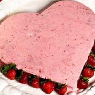 strawberry heart cake recipe is best strawberry cake recipe and makes valentine's day decorations in a cake
