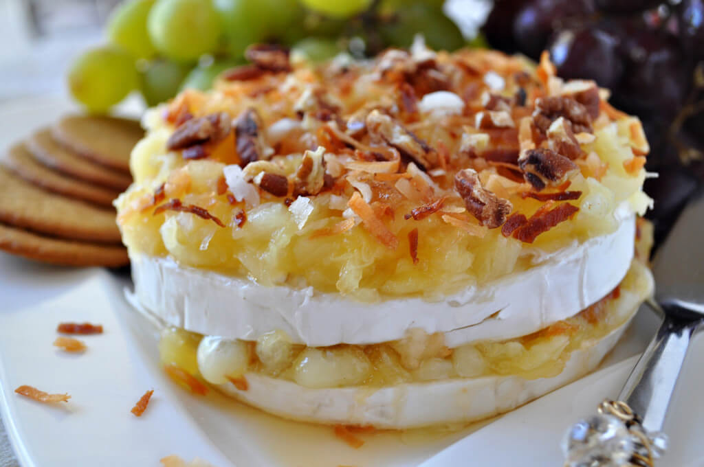 Pina Colada Brie Appetizer recipes with Pina Coloda Baked Brie appetizer without pastry