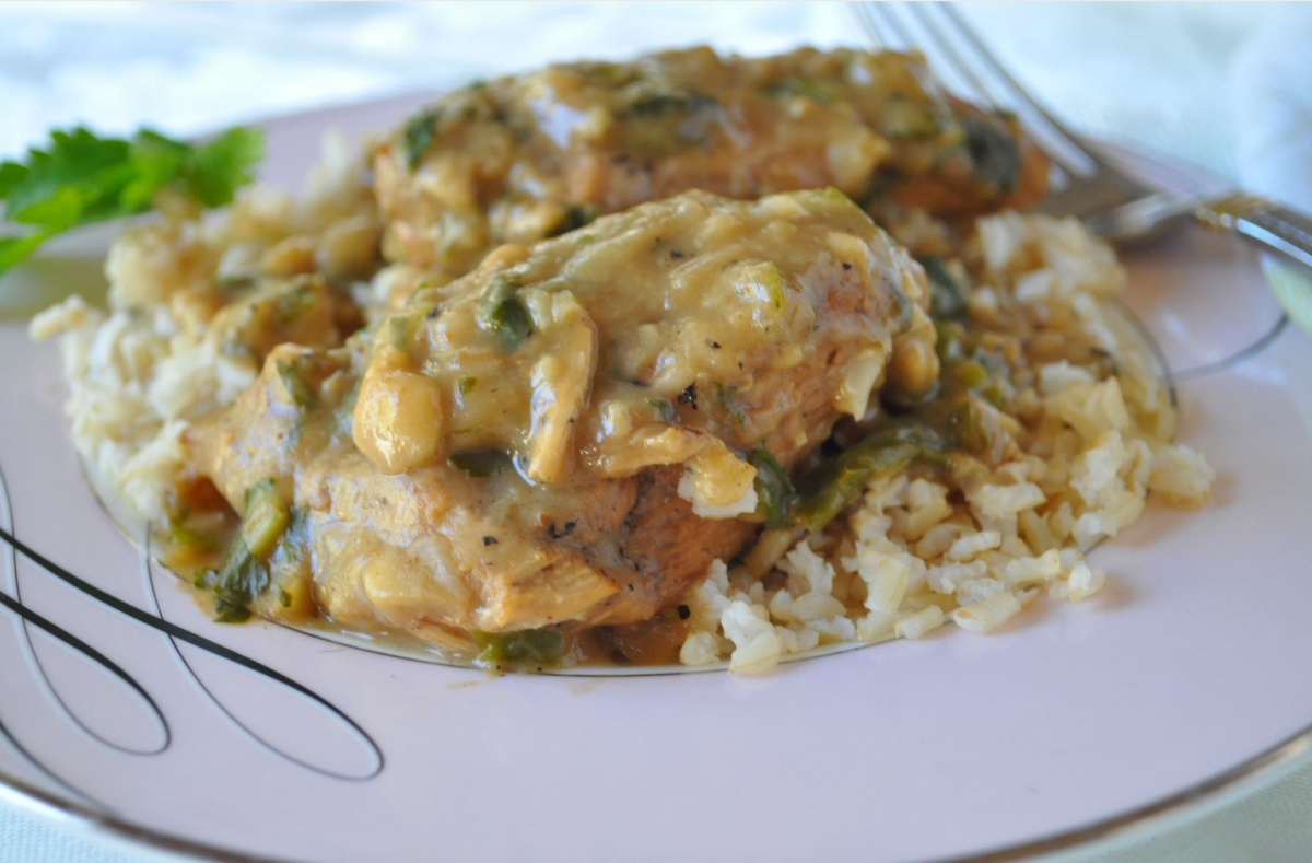 Easy Smothered Chicken and Gravy Recipe