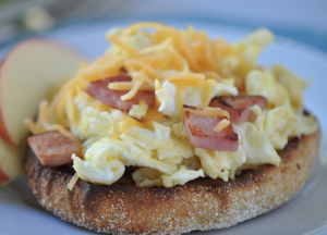 Scrambled Egg Breakfast Muffin BRAT Diet Food List to Help Ease Side Effects After Chemo BRAT Diet Menu chemo side effects after treatment for scrambled egg breakfast muffins