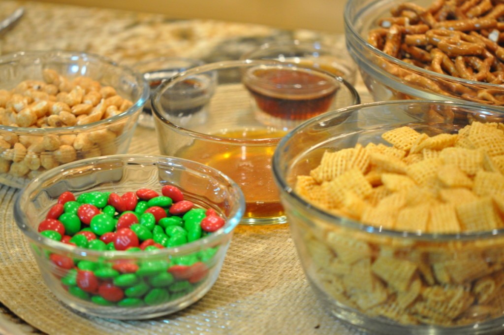 Snack Mix Recipes us for Christmas Snack Mix Recipe with holiday M&M's easy hoomemade Chrstmas gifts