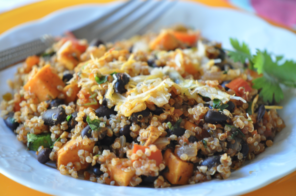 Southwestern Veggie Quinoa Bowl - Amazing Meatless Meal